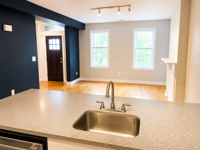 115 Morris St - Photo 4 of 14