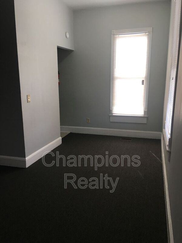 1540 14th Ave #B - Photo 3 of 6