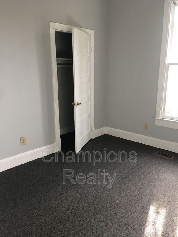 1540 14th Ave #B - Photo 4 of 6