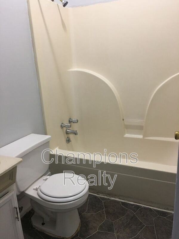1540 14th Ave #B - Photo 5 of 6