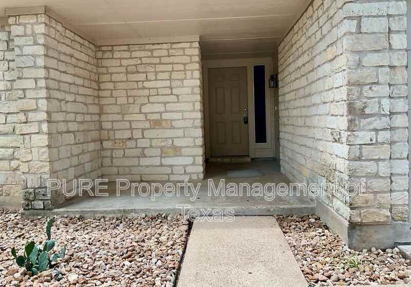 1102 Leah Ln - Photo 2 of 23