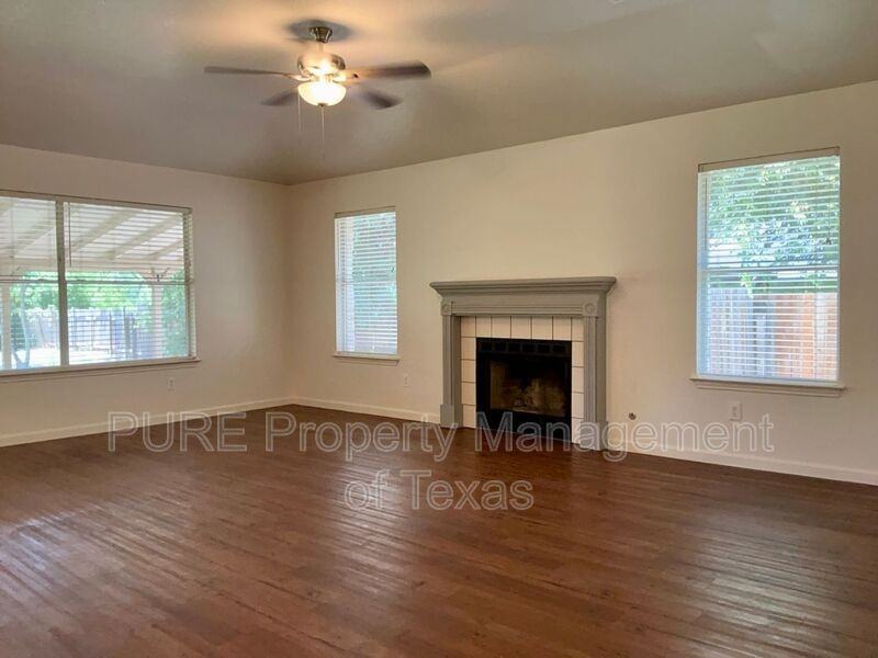 1102 Leah Ln - Photo 4 of 23
