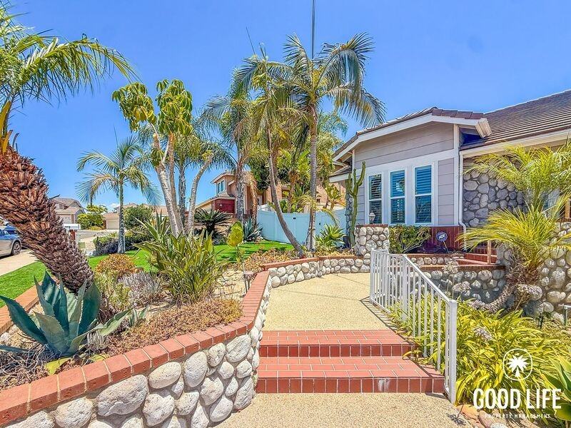11775 Scripps Lake Dr - Photo 2 of 27