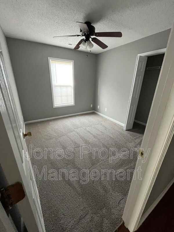810 Pine St - Photo 5 of 11
