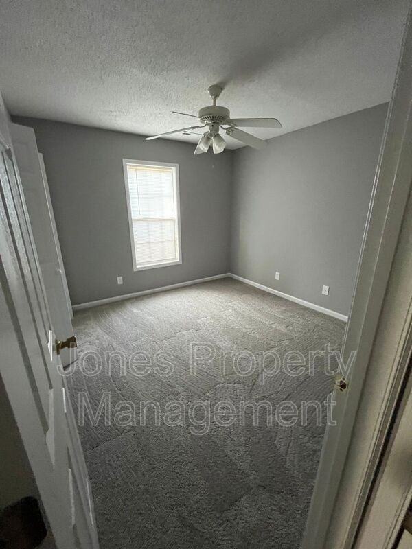 810 Pine St - Photo 6 of 11