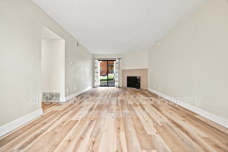 433 Wright St - Photo 3 of 27