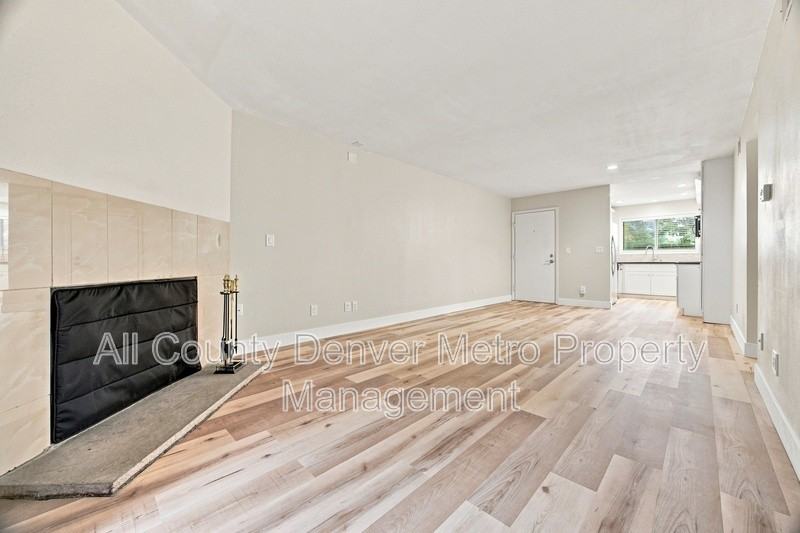 433 Wright St - Photo 5 of 27