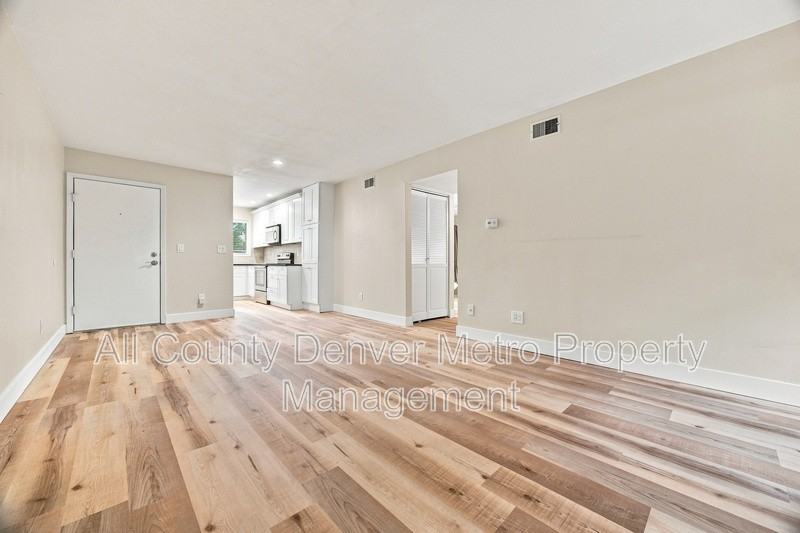 433 Wright St - Photo 6 of 27