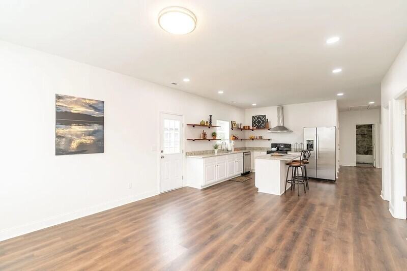 3906 6th Ave - Photo 4 of 10