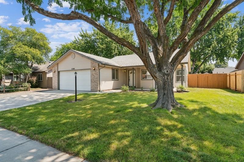 5360 N Noble Fir Ave - Photo 2 of 36
