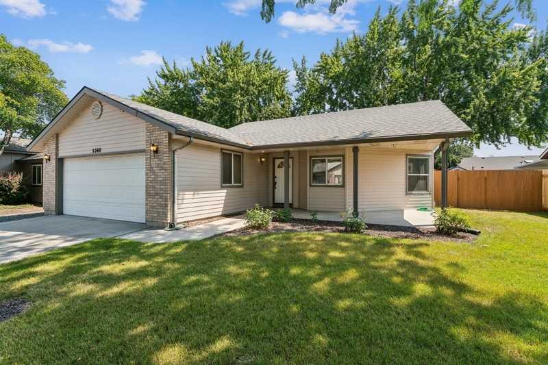 5360 N Noble Fir Ave - Photo 3 of 36