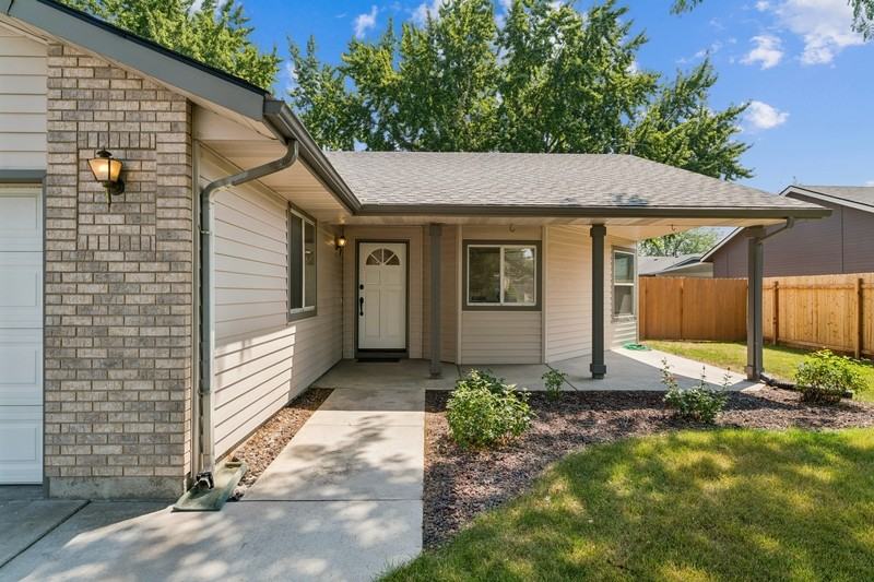 5360 N Noble Fir Ave - Photo 4 of 36
