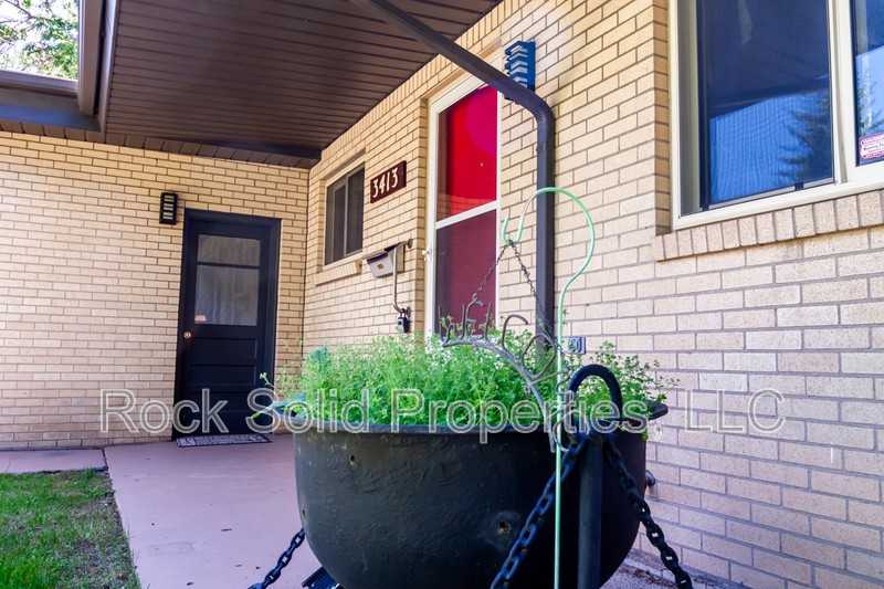 3413 Luckie Rd - Photo 4 of 40