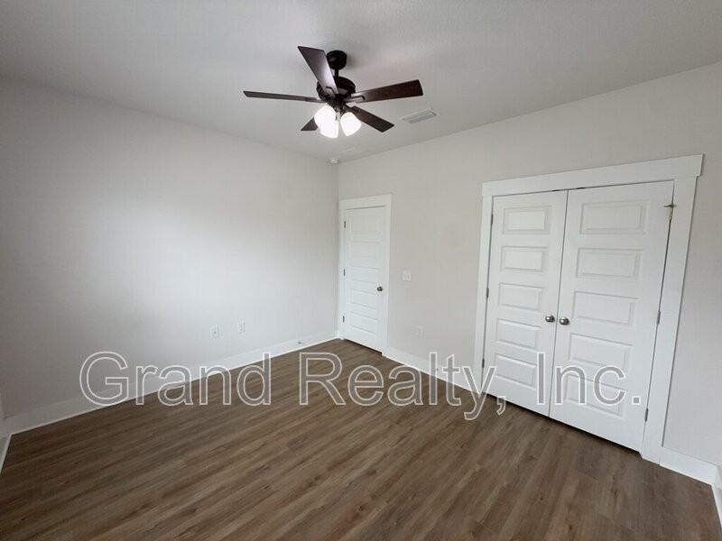 5869 Danbury Blvd - Photo 5 of 23