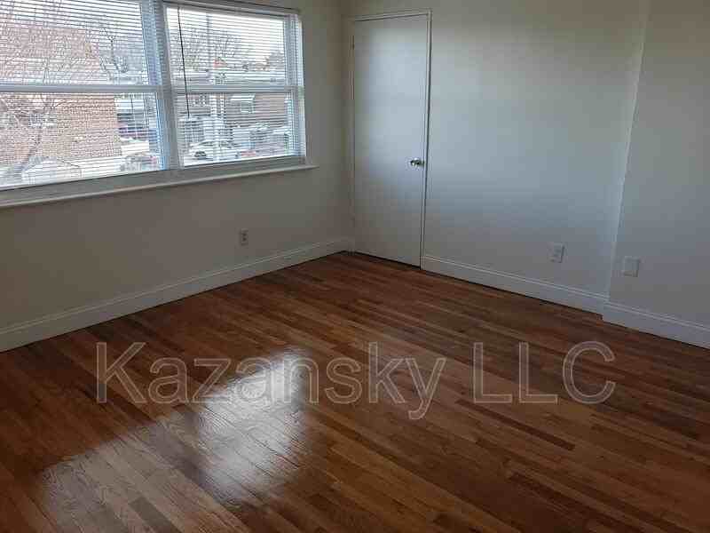 1862 Pratt St #B - Photo 6 of 16