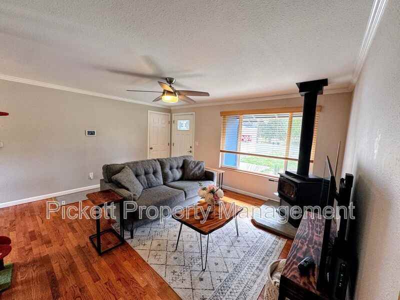 2270 Madrona Dr Se - Photo 4 of 22