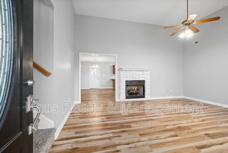 1626 Autumn Dr - Photo 5 of 30