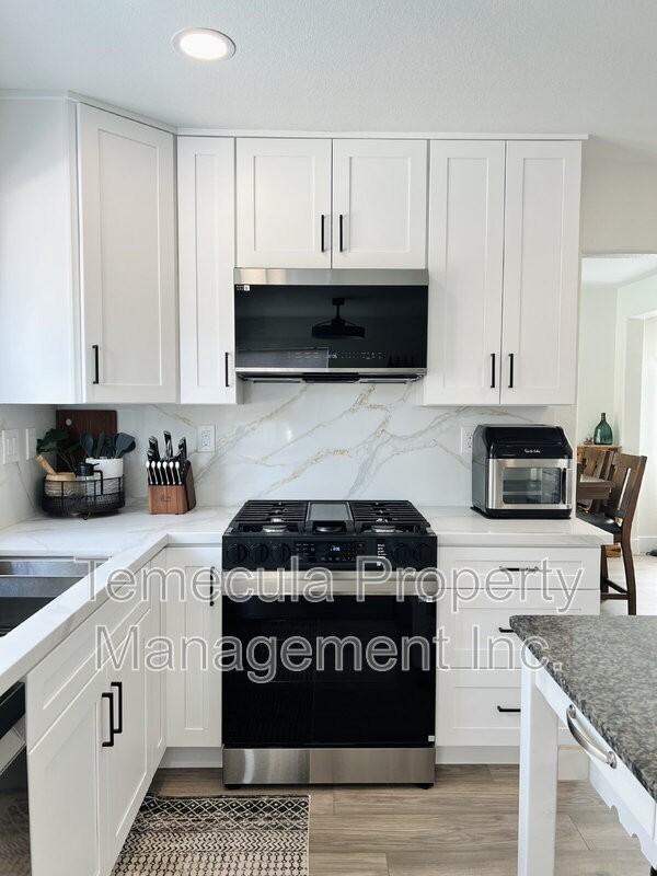 40536 New Town Dr - Photo 2 of 22