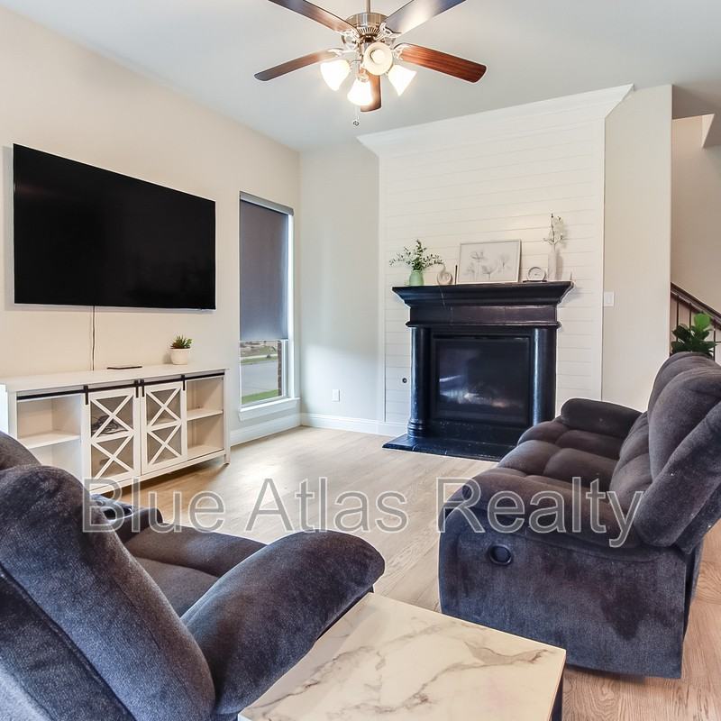 4001 Bear Creek Ct - Photo 3 of 33