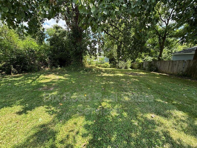3626 Runyon Ave - Photo 4 of 18