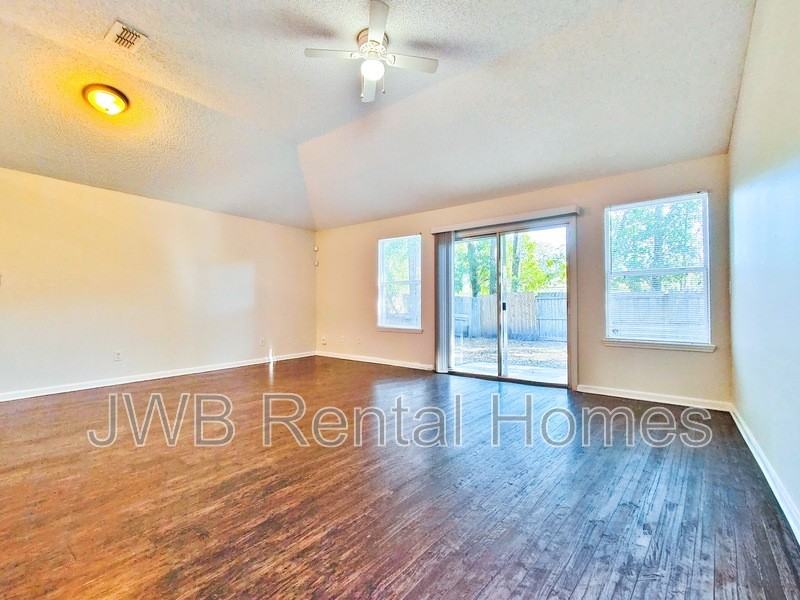 5861 Liska Dr - Photo 6 of 11