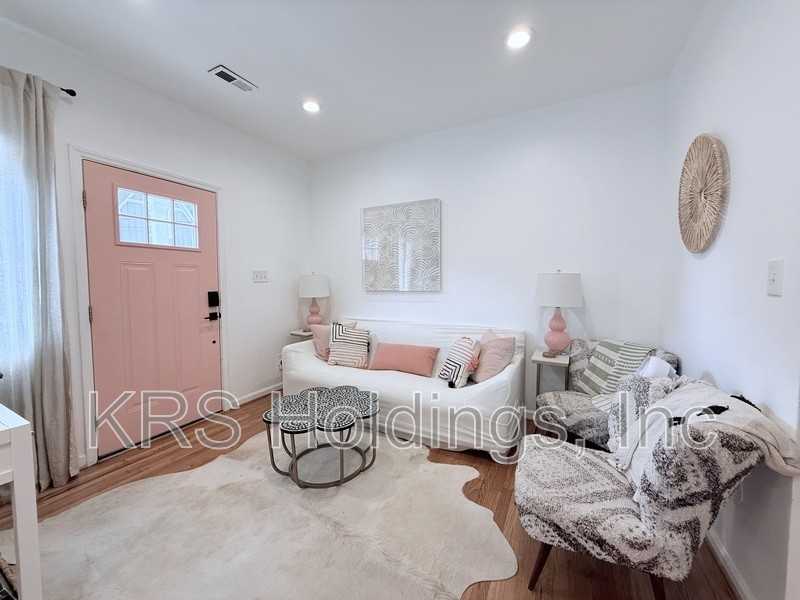 617 E Cabarrus St - Photo 4 of 13