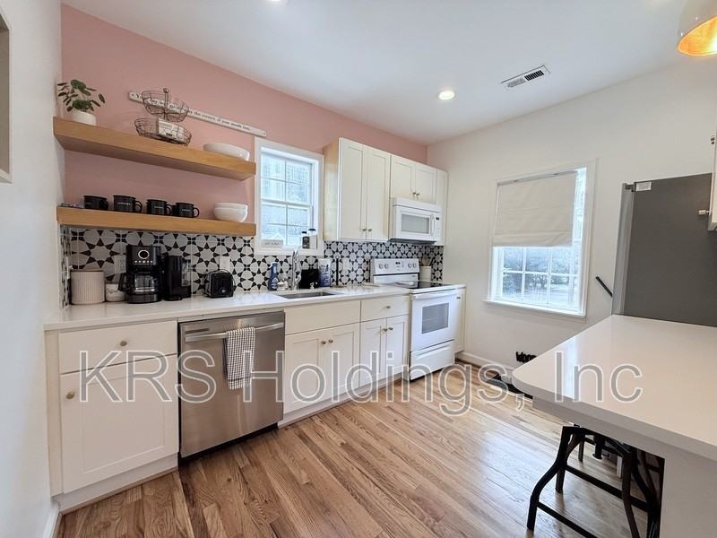 617 E Cabarrus St - Photo 5 of 13