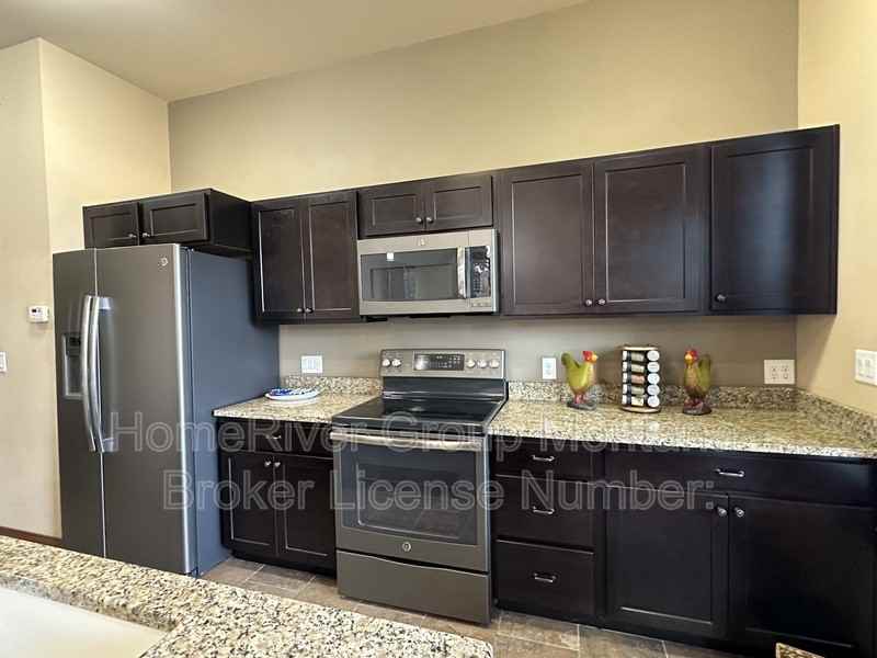 875 Wyoming St - Photo 5 of 19