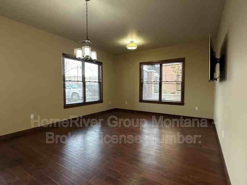 875 Wyoming St - Photo 6 of 19