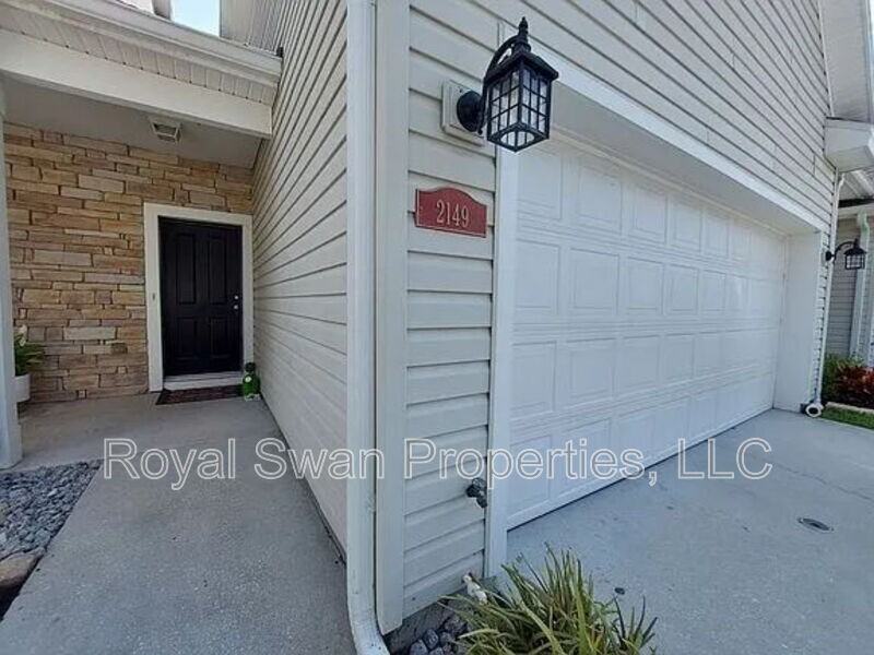 2149 Winterset Dr - Photo 4 of 40