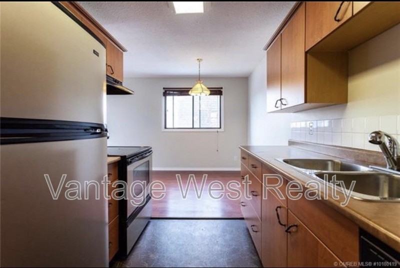 500 Rowcliffe Ave - Photo 2 of 10