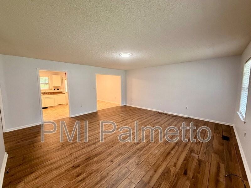 119 Chatham Cir - Photo 5 of 25