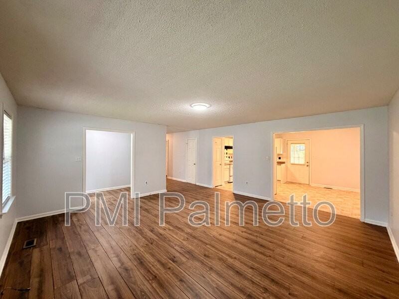 119 Chatham Cir - Photo 6 of 25