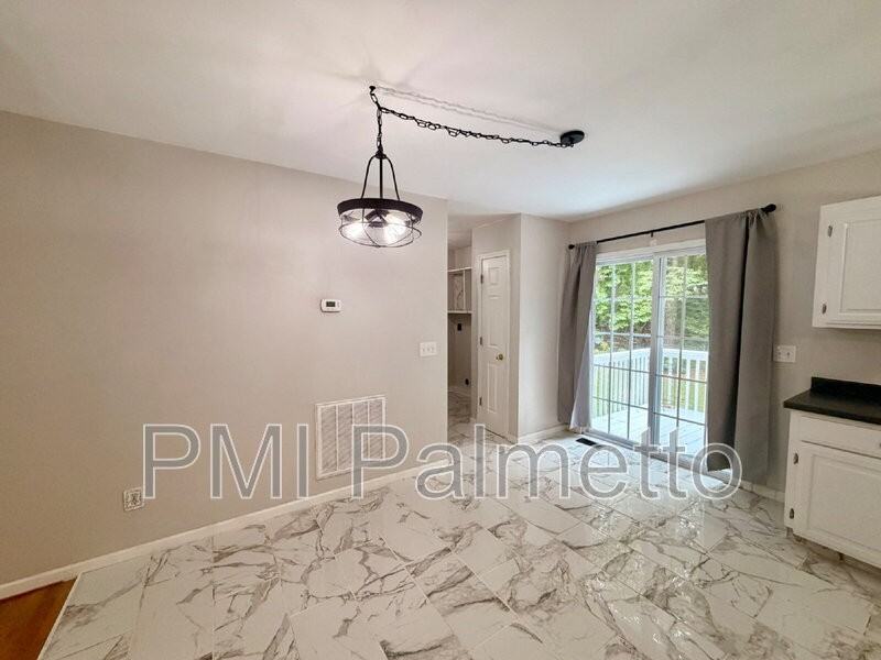152 Chatham Cir - Photo 7 of 23
