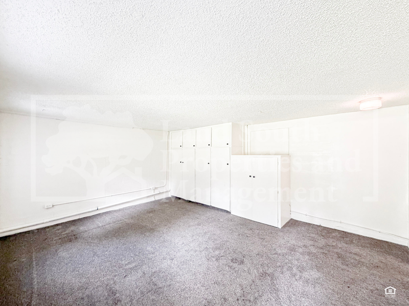 1030 Lakewood Ct #3 - Photo 4 of 10