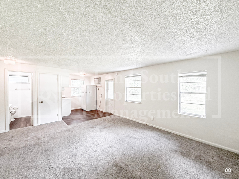 1030 Lakewood Ct #3 - Photo 5 of 10