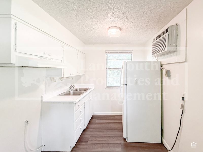 1030 Lakewood Ct #3 - Photo 6 of 10
