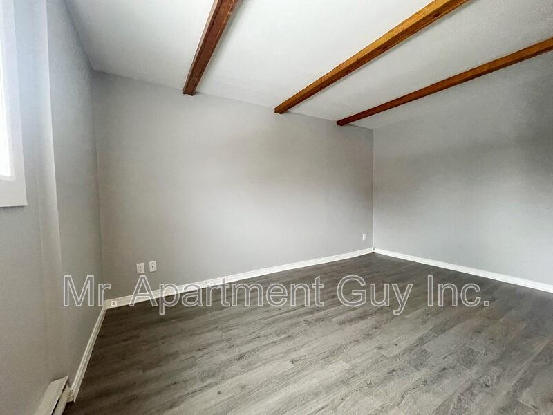 152 Arthur St S #GL - Photo 4 of 13
