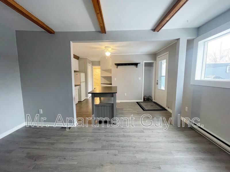 152 Arthur St S #GL - Photo 6 of 13