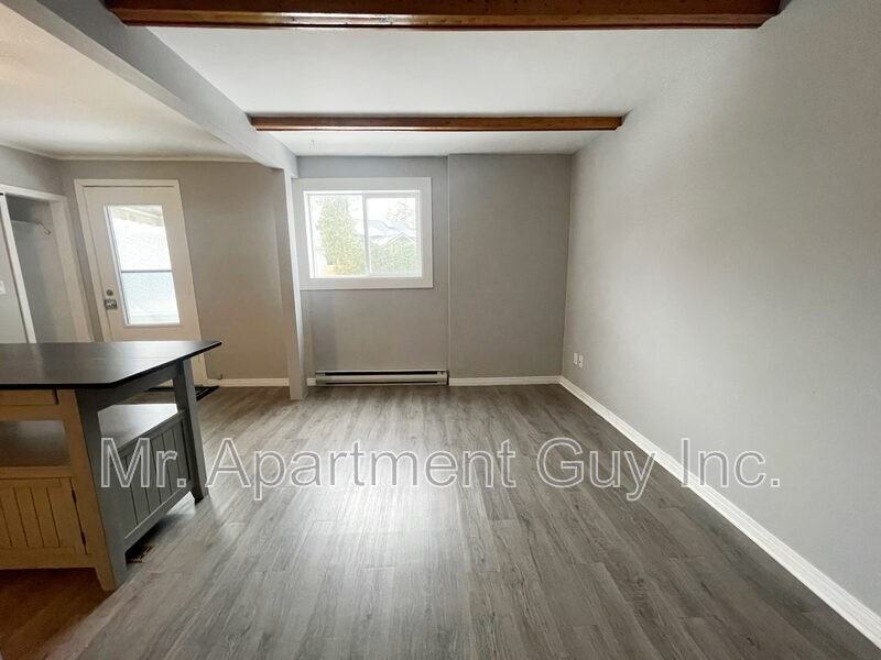 152 Arthur St S #GL - Photo 7 of 13