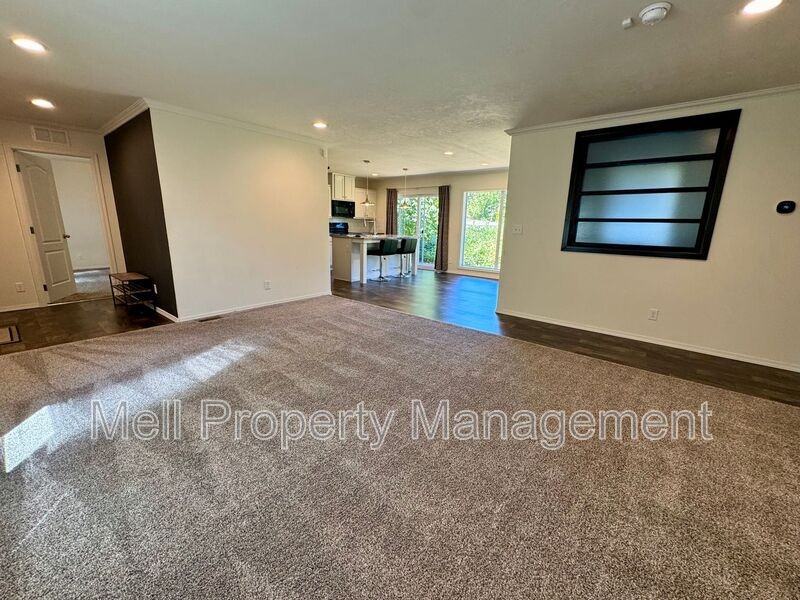 191 E Parkway Blvd - Photo 4 of 20