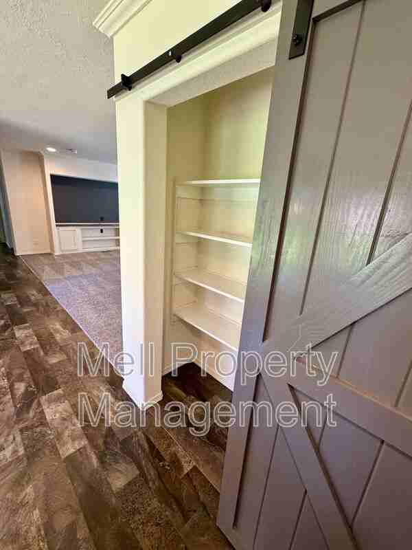 191 E Parkway Blvd - Photo 7 of 20