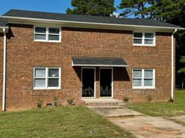 featured image of 916 W 5th Ave #A