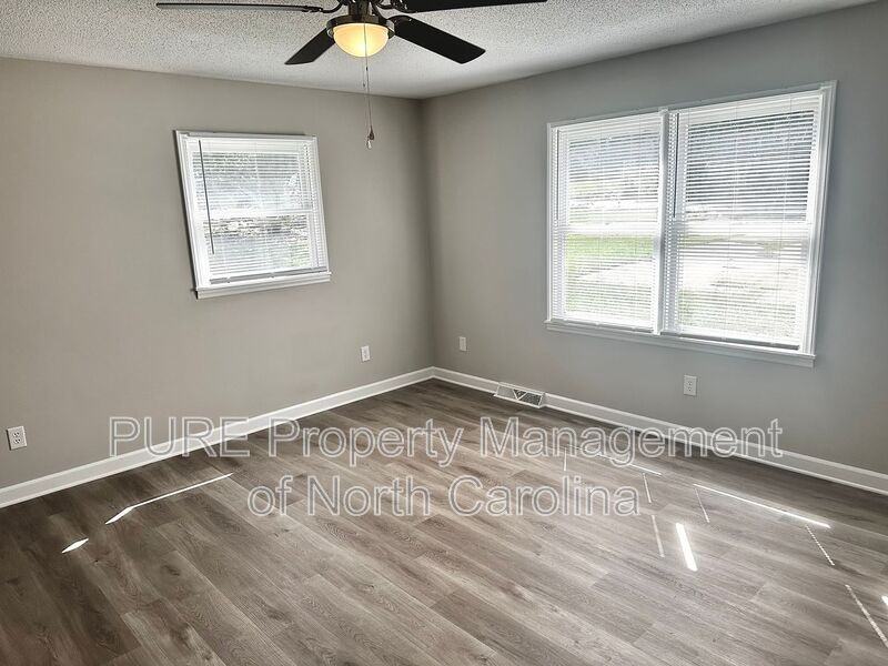 916 W 5th Ave #A - Photo 3 of 26