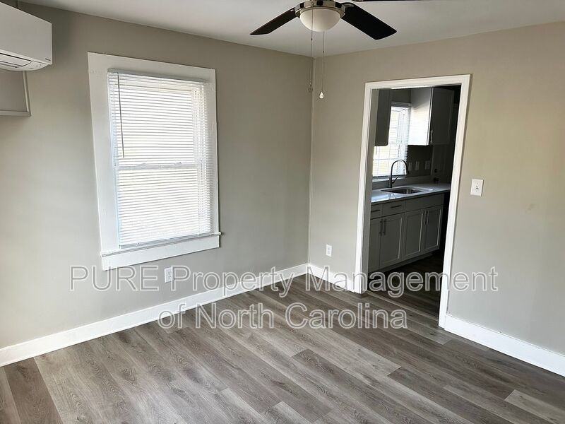 920 Holt St - Photo 5 of 19