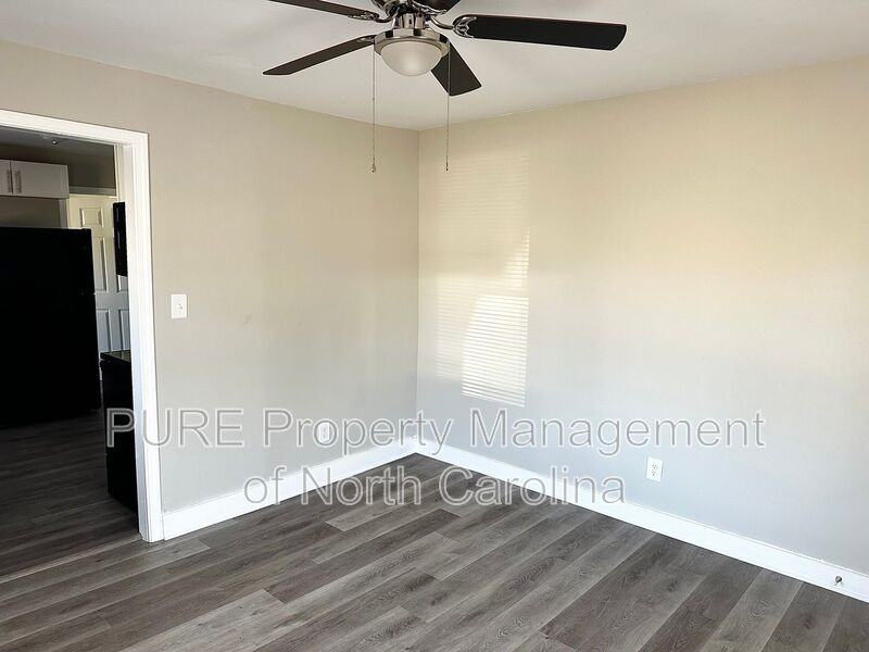 920 Holt St - Photo 6 of 19