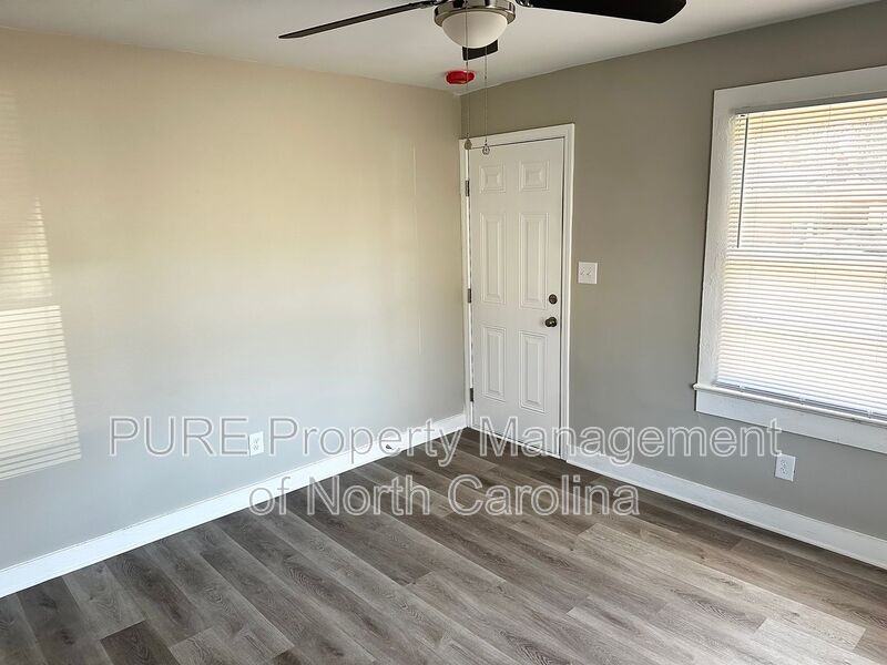 920 Holt St - Photo 7 of 19