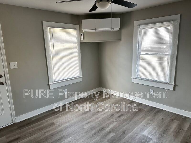920 Holt St - Photo 5 of 18