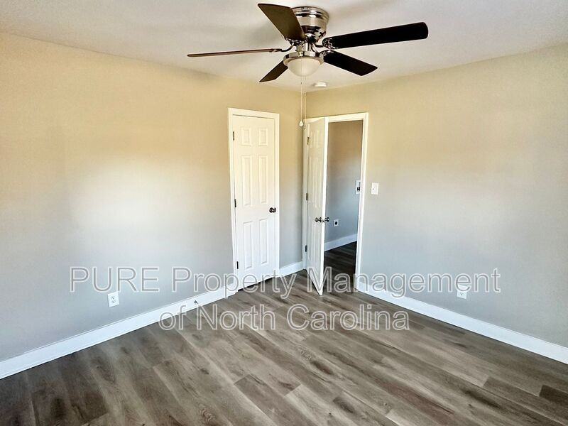 920 Holt St - Photo 2 of 18