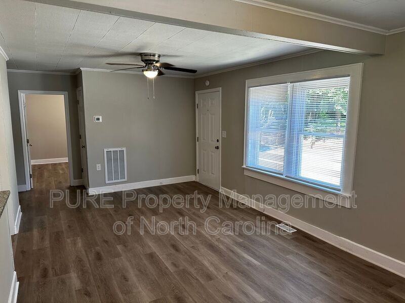 603 Robbins St - Photo 7 of 24